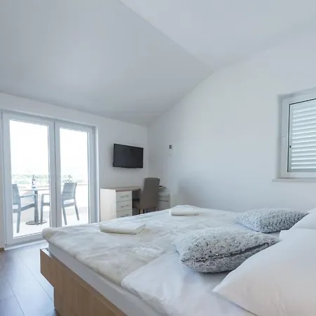 In With Sea View, Balcony, Air Conditioning, Wifi 4979-6